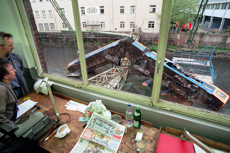 photo cableway accident Wuppertal 1999